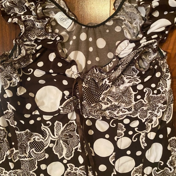 Retro Suzy Shier Tank Top, Brown with White Bold Pattern - Picture 11 of 14